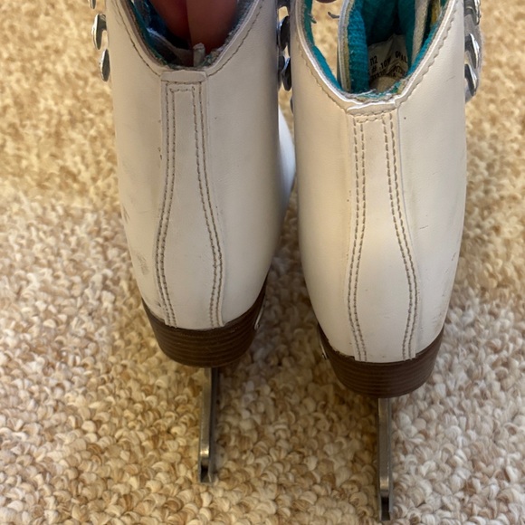 Riedel White Skates with Blade Covers - Sz J12 - Picture 4 of 8